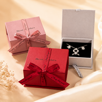 Boîte à bijoux carrée classique Hongfa, personnalisable avec logo, emballage cadeau avec insert en velours pour bague, collier, boucles d'oreilles