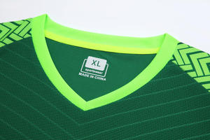 <span class=keywords><strong>Maglia</strong></span> da <span class=keywords><strong>Calcio</strong></span> Personalizzata di Alta Qualità, Traspirante, Multicolore, 100% Poliestere, Produzione all'Ingrosso - Product Image 2