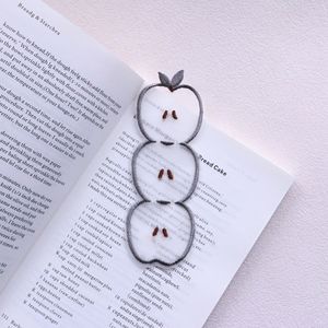 Marque-page en organza transparent brodé motif pomme, idéal pour la lecture et les cadeaux (vente en gros) - Product Image 3