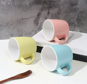 Tazas de Café de Cerámica con Acabado Mate, Color Sólido en el Interior, Diseño Minimalista para el Hogar, Blanco con Interior Rosa, Azul y Morado - Product Image 2