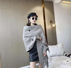 新しいスタイルの卸売ファッションタッセルショール袖付き手作りケープ女性冬 - Product Image 6