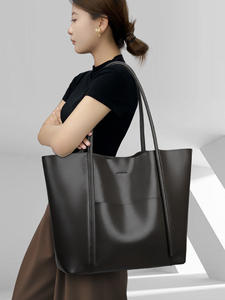 Tas Selempang Desainer Mode Terbaru Berkualitas Tinggi Kulit Asli Tas Bahu Messenger Kasual Tote Tas Tangan dan Dompet Wanita - Product Image 4