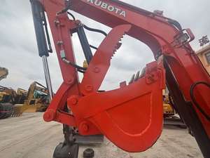 Mini-excavatrice Kubota U55 d'occasion, plus de puissance et d'accessibilité, en excellent état pour les travaux de terrassement exigeants de petite à moyenne taille. - Product Image 3