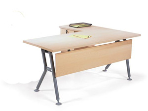 Escritorio de oficina en forma de L, tablero de melamina, patas de metal, cajonera, mesa de trabajo para uso de gerentes y personal. - Product Image 4