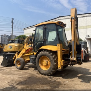 รถตักล้อยาง JCB รุ่น 3CX MUX สีเหลือง มือสอง อุปกรณ์ก่อสร้าง น้ำหนักบรรทุก 7 ตัน เครื่องยนต์คัมมินส์สำหรับปั๊มไฮดรอลิก กำลัง 75 กิโลวัตต์ - Product Image 4