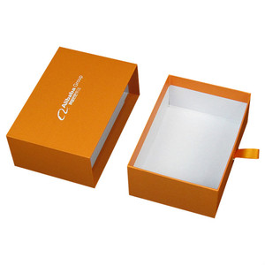Scatola Regalo Rigida con Cassetto Scorrevole e Maniglia a Nastro - Laminazione Opaca Goffrata in Materiali Riciclati per Polvere Libera e Crema Viso - Product Image 2