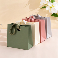 Sacs cadeaux en papier de luxe personnalisés, sacs shopping en papier écologiques, emballage avec ruban, poignée en ruban, style classique