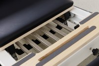 Machine de Pilates pliable et réglable en alliage d'aluminium pour les entraînements à domicile et les studios de Pilates, avec rangement facile