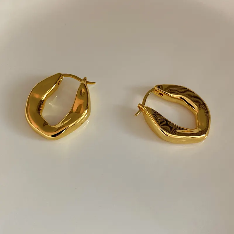 Pendientes de aro Irregular martillado para mujer, aretes enchapados en oro de 18K en forma de U, joyería de acero inoxidable minimalista Vintage