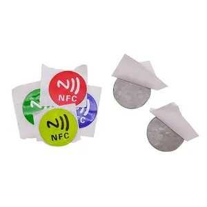 RFID programmable sur autocollant auto-adhésif en métal autocollant d'étiquette NFC anti-métal avec impression de code QR de logo personnalisé