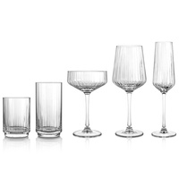 Verres à vin élégants à côtes, gobelets à cocktail polyvalents à rayures, verres à pied pour hôtel