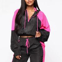 Ensemble deux pièces pour femme, veste et pantalon de survêtement décontractés de style streetwear, en polyester et nylon à séchage rapide, noir et rose personnalisé, fermeture éclair quart