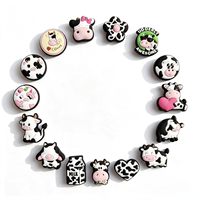 HY Breloques et épingles à chaussures personnalisées, mignonnes, style vache de dessin animé, thème bétail laitier, badges pour sabots, cadeau ferme fraise, vente en gros et en vrac