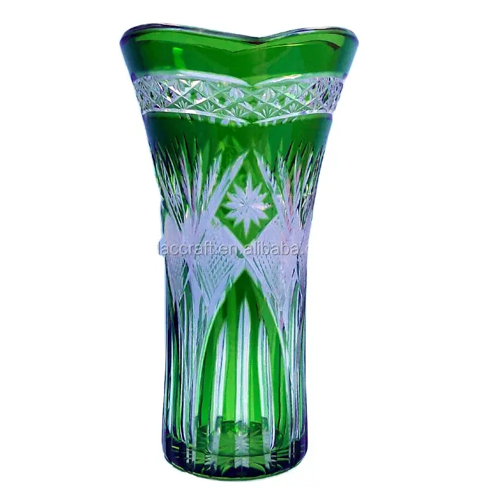 Alte böhmische tschechische Art Deco geschnittene grüne Glasvase