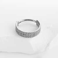 Calendo Vente en gros ASTM F136 Titane hautement poli 3 couches CZ Pavé Segment latéral Clicker Septum Anneau Piercing Boucle d'oreille Bijoux