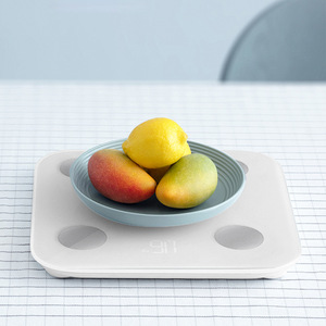 เครื่องชั่งน้ำหนักอัจฉริยะ รูปทรงสี่เหลี่ยม ความแม่นยำสูง ชาร์จไฟได้ รองรับแอปพลิเคชัน สำหรับการวัดน้ำหนัก ไขมันในร่างกาย และแคลอรี่ - Product Image 2