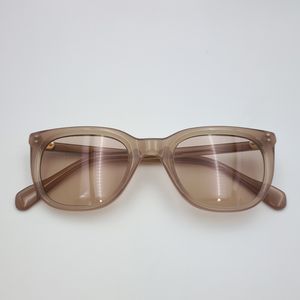 แว่นตากันแดด UV400คลาสสิกขนาดใหญ่สำหรับทุกเพศพร้อมกรอบ PC สีตามสั่ง - Product Image 1