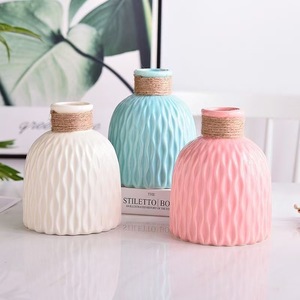 Vases en céramique, bouteilles décoratives en porcelaine blanche vernissée pour arrangement de fleurs séchées sur bureau - Product Image 1