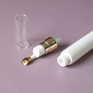 Hoogwaardige D22 Oogcrème Buis Met Zinklegering <span class=keywords><strong>Applicator</strong></span> Knijpbuis Met Gouden Zilveren Massagekop Rolballen - Product Image 1