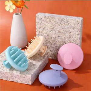 Massaggiatore per Cuoio Capelluto in Silicone Impermeabile, Spazzola Morbida per <span class=keywords><strong>Shampoo</strong></span>, Stimolatore di Crescita dei Capelli con Manico in Gomma, Rimozione della Forfora - Product Image 1