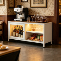 Buffet de rangement bas en métal blanc avec une seule porte vitrée, compartiment ouvert et bouton doré – Meuble de bureau commercial