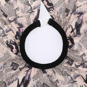 Capa de Peluquería Estampada para Adultos, Delantal de Barbero Antiadherente para Uso en Casa o Salón - Product Image 4