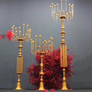 2019 de metal de oro de color blanco romano titular de la vela del pilar MESA CENTRO de mesa boda deco pasarela soporte - Product Image 2
