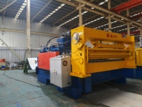Machine de découpe à froid de bobines d'acier au carbone avec moteur 380V pour la découpe longitudinale du métal