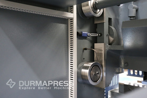 3200mm 2500mm Machine de cisaillement de <span class=keywords><strong>tôle</strong></span> Coupeur de plaque d'acier Machine de dé<span class=keywords><strong>coupe</strong></span> <span class=keywords><strong>manuelle</strong></span> Prix pour la fabrication d'acier structurel - Product Image 2