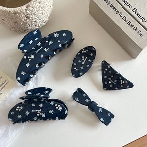 Набор заколок для волос QianJin: Новые элегантные заколки-крабики из ацетата с цветочным узором и стразами для любых причесок - Product Image 2