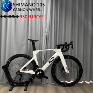 KOZO Vente en Gros Directe Usine Vélo de Route Aérodynamique en Fibre de Carbone 700C <span class=keywords><strong>SHIMANO</strong></span> <span class=keywords><strong>105</strong></span> 24S Frein à Disque Hydraulique Vélo de Course Léger OEM - Product Image 1