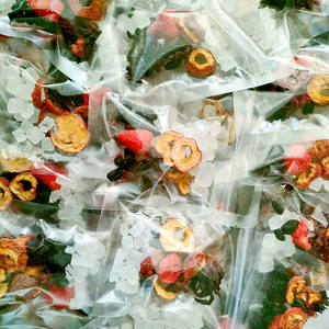 Té Adelgazante y Saludable con Piña, <span class=keywords><strong>Espino</strong></span> Blanco y Fresa, Infusión Fría con Vitaminas que Mejoran la Belleza, en Bolsa Reciclable - Product Image 2