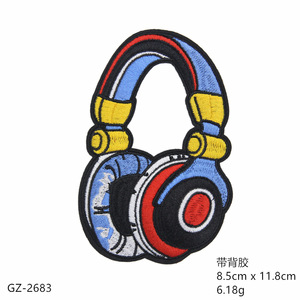 Parches Termoadhesivos Bordados <span class=keywords><strong>de</strong></span> Alta Calidad con Motivos Musicales: Guitarra, Auriculares, Piano, Notas Musicales. Insignia Personalizada para <span class=keywords><strong>Decorar</strong></span> Chaquetas, Sombreros y Mochilas. - Product Image 3