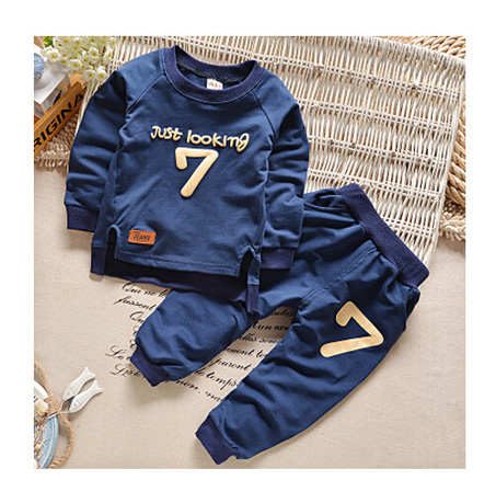 I bambini di corrispondenza della famiglia del vestito dei bambini di modo superiore 2021 indossano i vestiti il ragazzo e le ragazze con il logo su misura