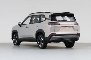 Wuling Starlight 560 SUV 2025 1.5T PHEV 500 km d'autonomie électrique 7 places Voiture familiale Essence économique 5 portes 5 places SUV à vendre - Product Image 3