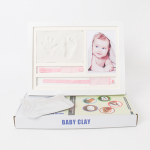 Marco de Fotos Clásico de Madera para Recuerdo del Primer Mes y Cien Días del Bebé, con Huella Personalizada - Product Image 6