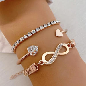 SL164 Novedad Set de 3 Pulseras Ajustables de Moda para Mujer con Patrón de Infinito y Número 8, Chapadas en Oro con Zirconia - Product Image 3
