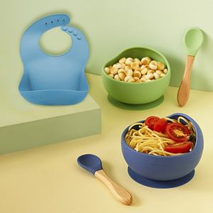 <span class=keywords><strong>3</strong></span> PCS BPA Free Suction Baby Bowls y Cucharas con Bib ajustable, Portable Durable Newborn Essentials Silicone Feeding Set - Product Image 2