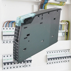 Module de ligne intelligent SINAMICS S120 6SL3130 6AE15 0AB1 neuf, 5 kW, 8,3 A, 600 V, 5 kW, en stock - Product Image 3