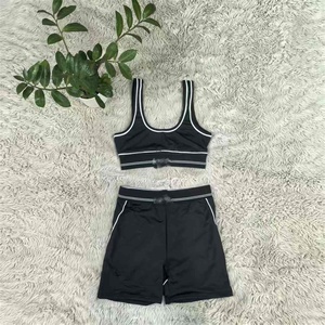 Conjunto de yoga de moda, pantalones cortos de running de alta elasticidad con cintura alta y letras bordadas, pantalones cortos que realzan la cadera, conjunto de 2 piezas. - Product Image 2