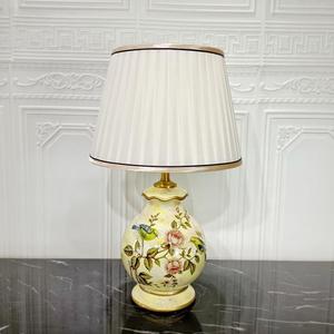 Lampada da Tavolo Classica Americana con Vaso in Ceramica, Lampada da Lettura per Soggiorno e Camera da Letto, <span class=keywords><strong>Paralume</strong></span> in Tessuto - Product Image 5