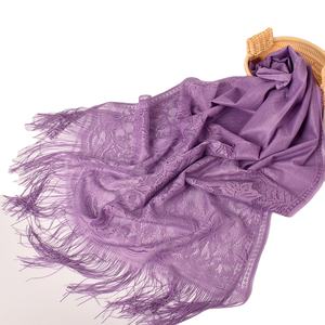 Venta al por mayor tela de encaje de las mujeres otras bufandas chal con borlas Sexy encaje <span class=keywords><strong>flores</strong></span> colores sólidos malla envuelve pañuelo para la cabeza Hijab - Product Image 5