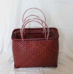 Cesta tejida de bambú natural vintage ecológica hecha a mano para almacenamiento y organización en el hogar, lista para exportar desde Vietnam - Product Image 1