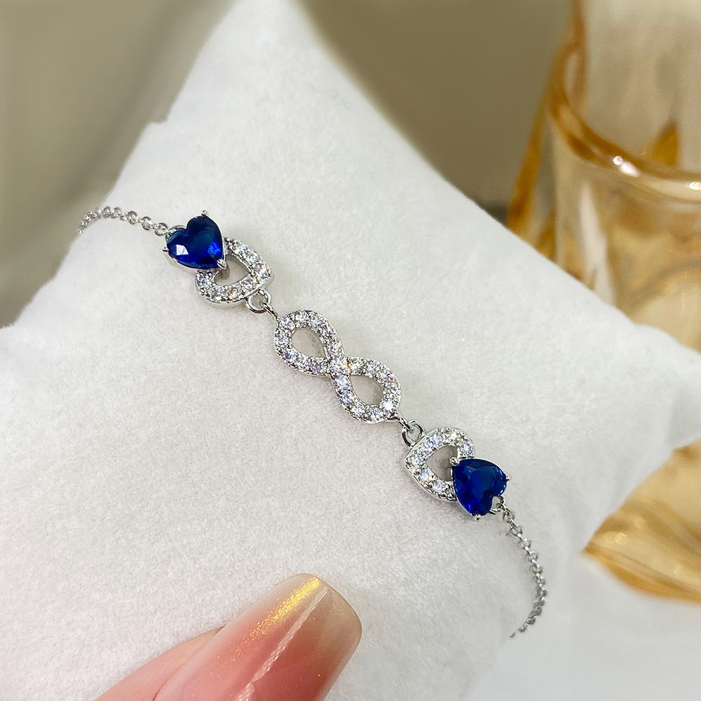 B717 สีเงิน