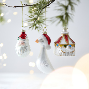 Adornos Navideños de Santa Claus Hechos a Mano, de Vidrio Irrompible, Creativos, Ecológicos y de Alta Calidad de la Marca LK - Product Image 3