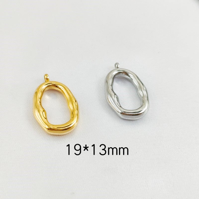 5 # Oval pendant with hanging strap
