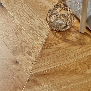 Plancher en bois flottant en chevrons larges en bois d'acajou de couleur noire de l'usine de menuiserie - Product Image 1