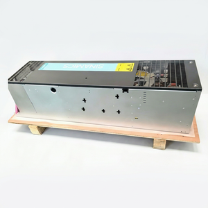 6SL3320‑1TE35‑0AA3 SINA-MICS S120 VFD โมดูลมอเตอร์เดี่ยว,ตัวยึดติดตั้งบนแชสซี,250kW,490A,DC 510‑720V อินพุต,0‑480V สินค้าใหม่ - Product Image 1