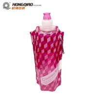 Sac de liquide en plastique d'emballage de boisson personnalisé Pochette debout avec buse à bec verseur Poignée à capuchon supérieur rabattable
