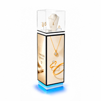 Colonne d'affichage vidéo LED à expédition rapide avec vitrine supérieure en acrylique et écran 4 faces inférieur pour les entreprises de location d'événements